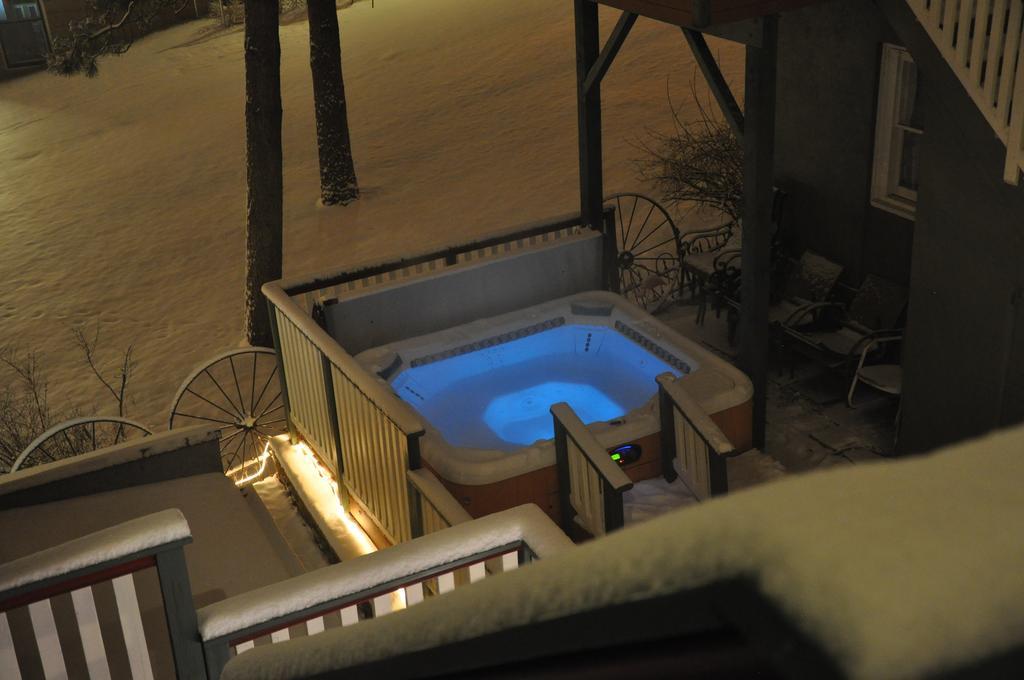 Avenue Hotel Bed And Breakfast Маниту-Спрингс Экстерьер фото
