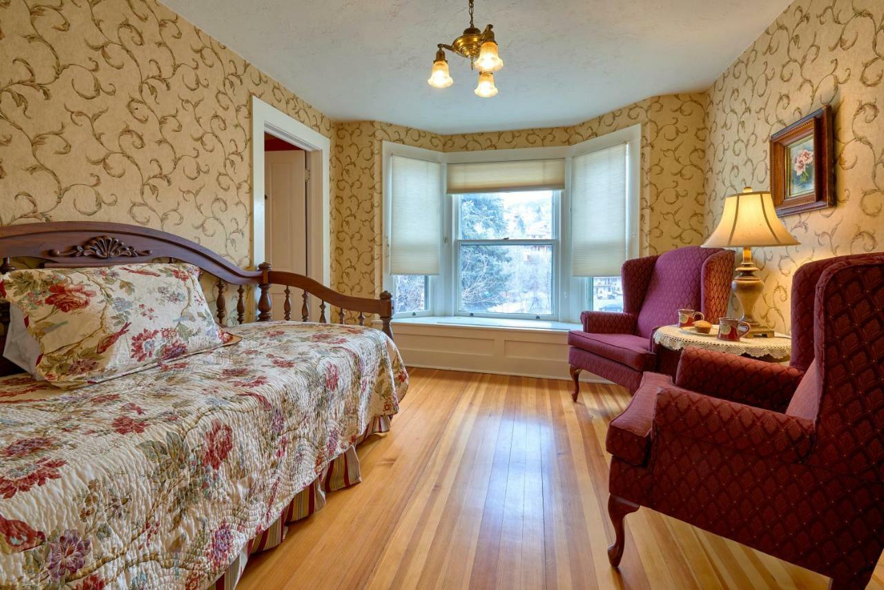 Avenue Hotel Bed And Breakfast Маниту-Спрингс Экстерьер фото