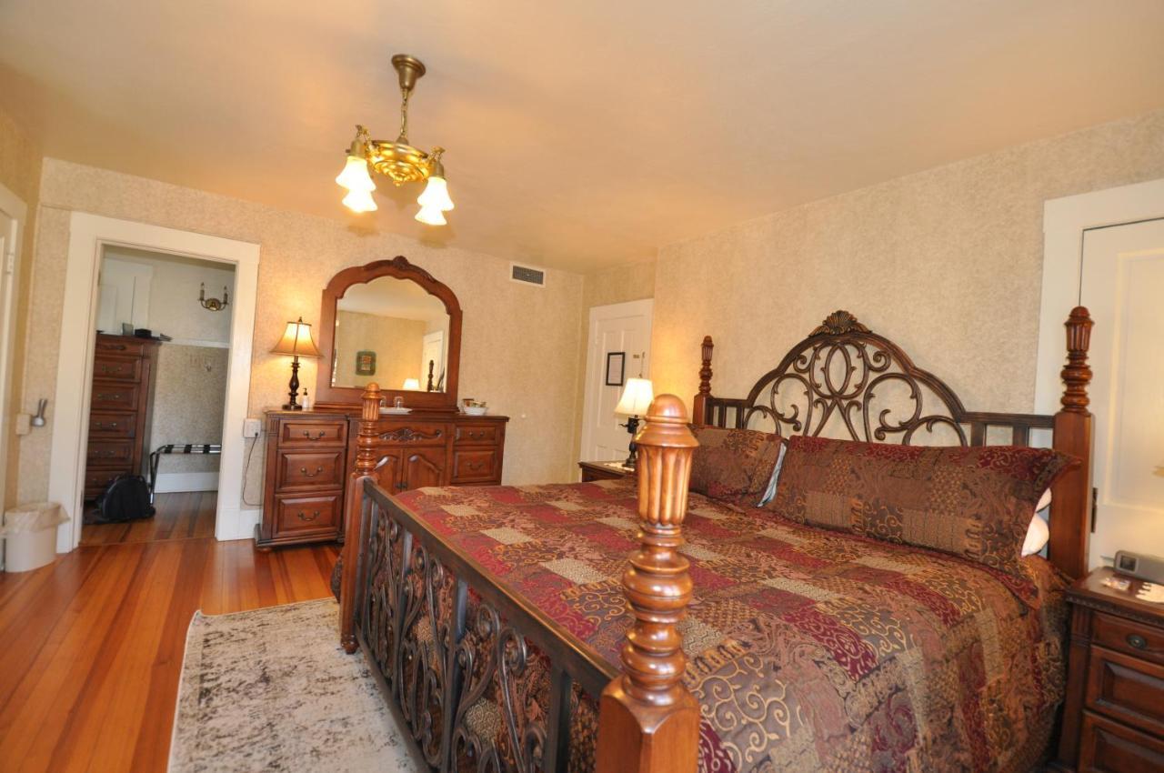 Avenue Hotel Bed And Breakfast Маниту-Спрингс Экстерьер фото